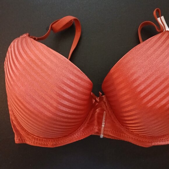 Frederick's of Hollywood Women's 36C Amira Contour Cup Bra Push Up NWT - Picture 3 of 6